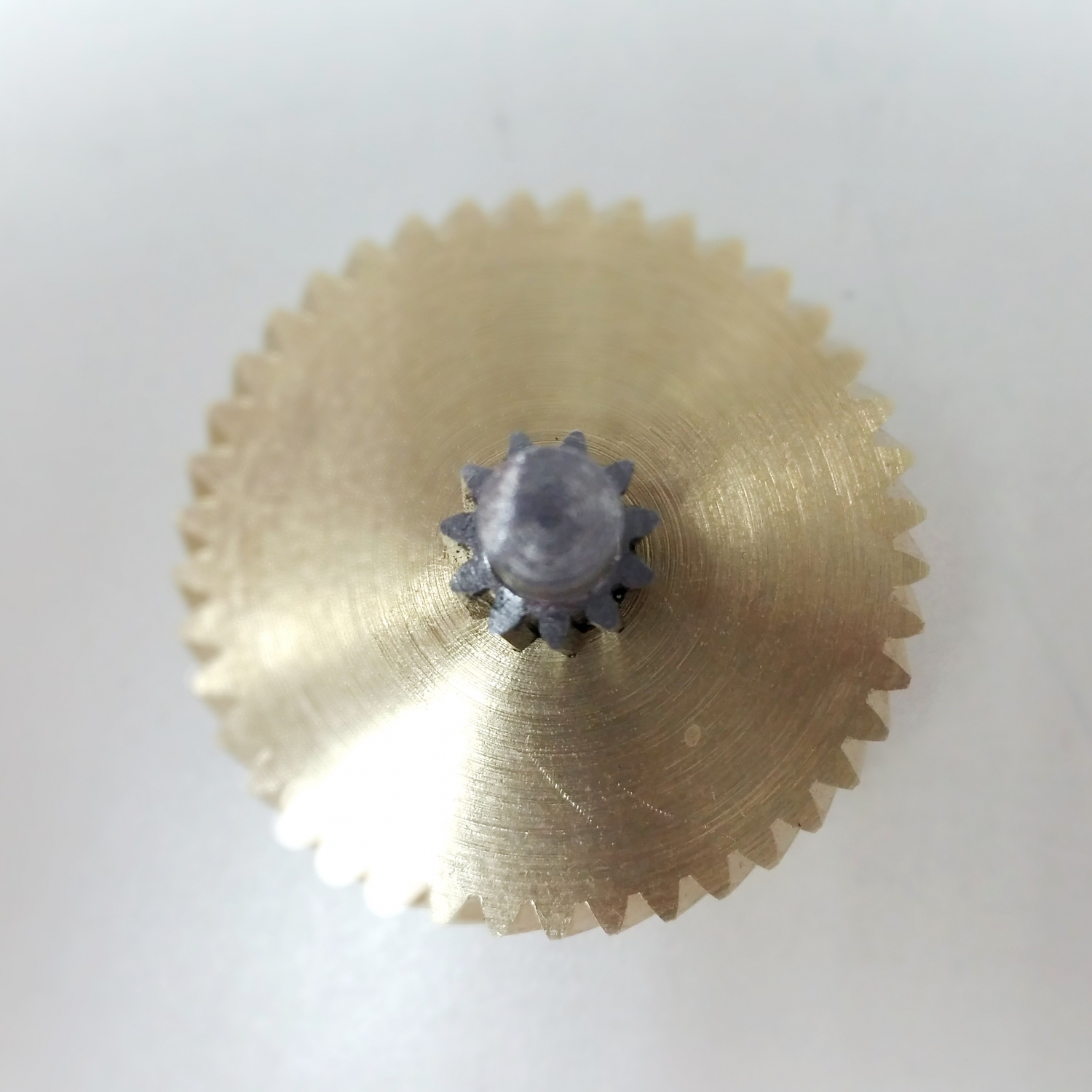 Шестерня редуктора двигателя Kobra 240