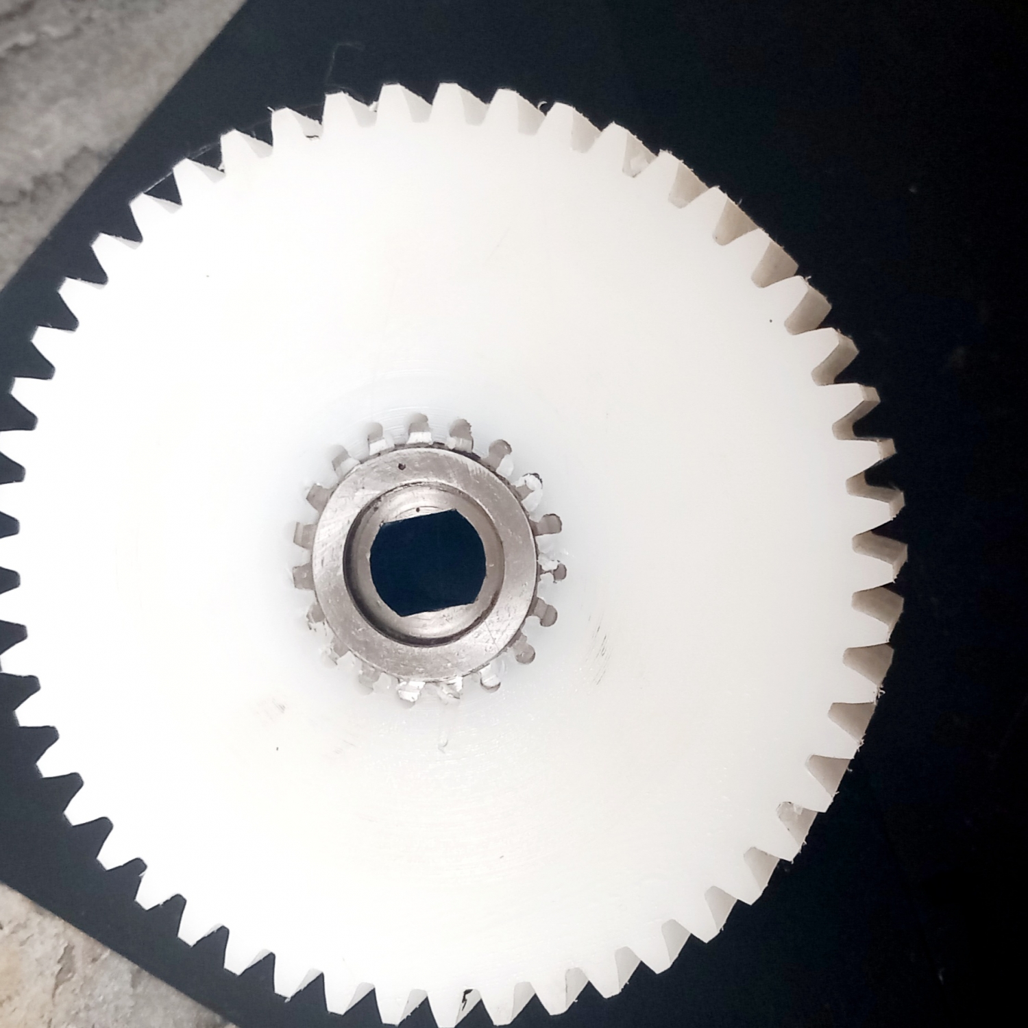 Шестерня  для шредера  Roto s500