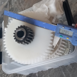 Шестерня  для шредера  Roto s500